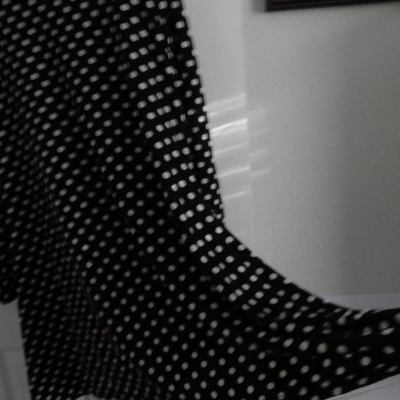Beyond This Plane Blk.And White Polka Dot Tunic/Dress 1X/2X Excellent Cond. - Picture 4 of 5
